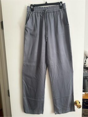 Woman’s Relaxed Drawstring Pants - Gray